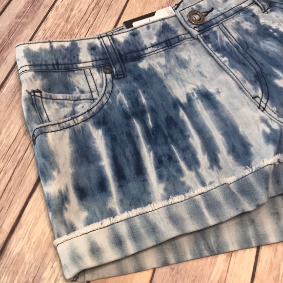 NWT Volcom jean shorts! - Picture 4 of 7